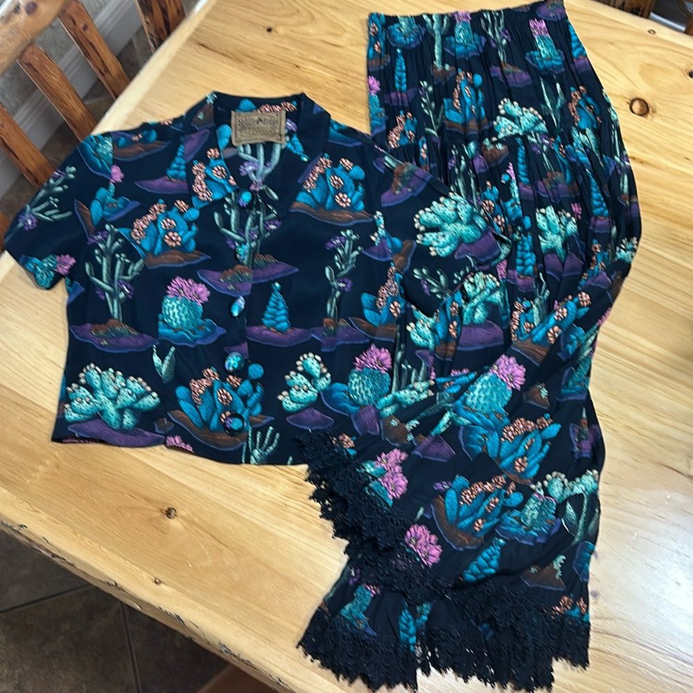 Saddle Ridge ladies, 2 piece, top and skirt set
